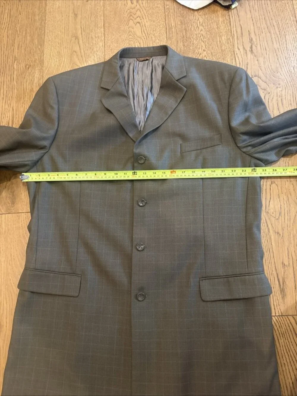 Caravelli Mens 3 Piece Gray Windowpane Suit 46L Jacket Vest 40L Pants Designer